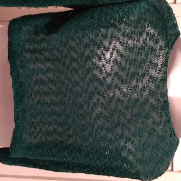 Lacey green top - Picture 2 of 2